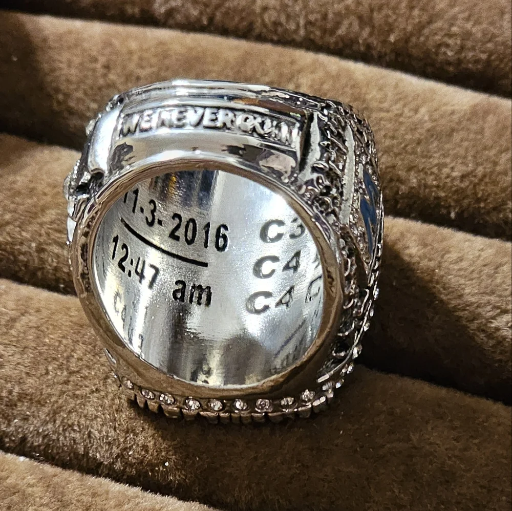 Chicago Cubs Championship Ring Sz 11 - Picture 3 of 7